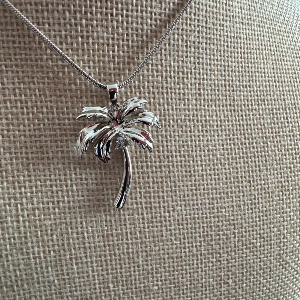 Silver 925 Palm Tree Pendant on chain w/diamond accents Necklace. 18”